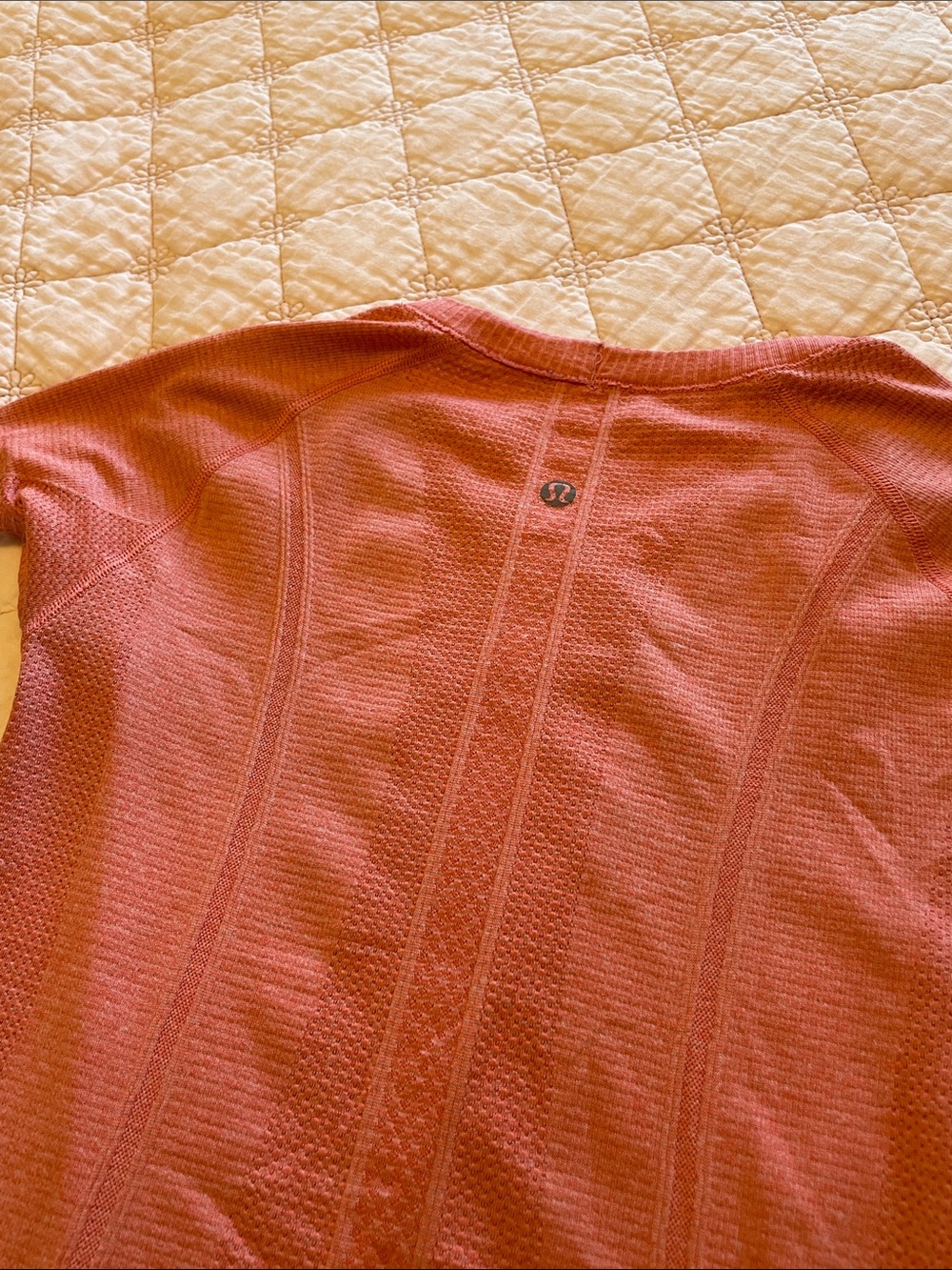 Lululemon Tee - Picture 2 of 4